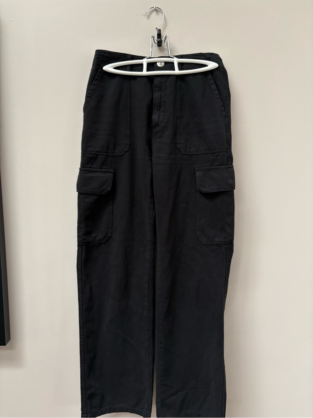 Black Zara Women’s High Rise Straight-Leg Cargo Pants